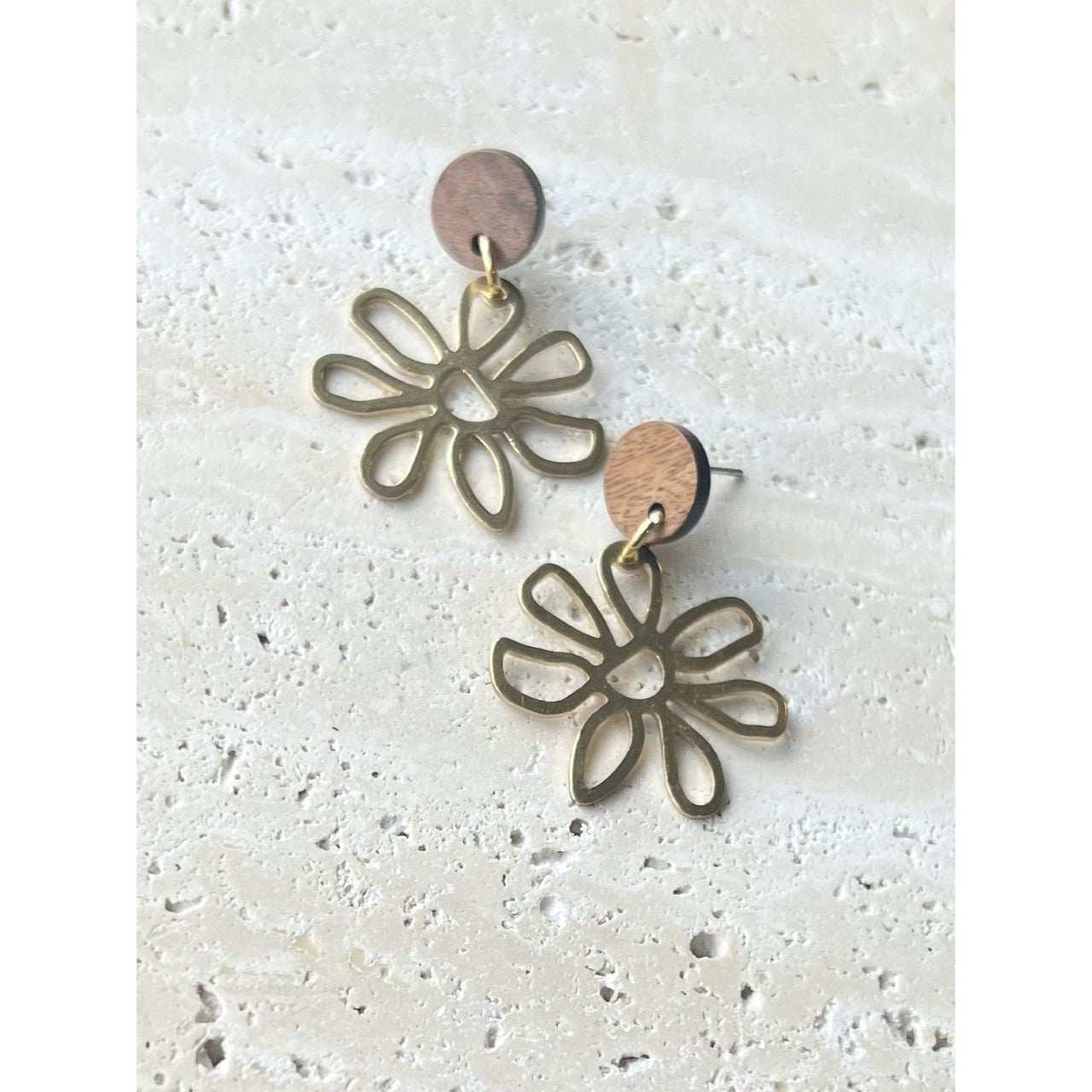 Mini Brass Daisy